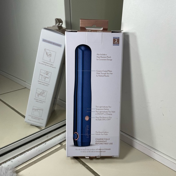 CONAIR Unbound petite beauty in motion cordless  3/4 inch ceramic flat iron - Picture 2 of 10